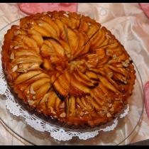 Fresh apple torte